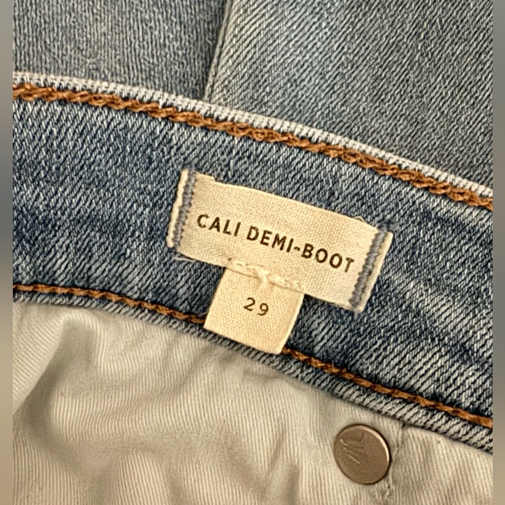 Madewell Cali Demi-Boot Cut Jeans / Light Wash / Size 29 - Picture 3 of 5